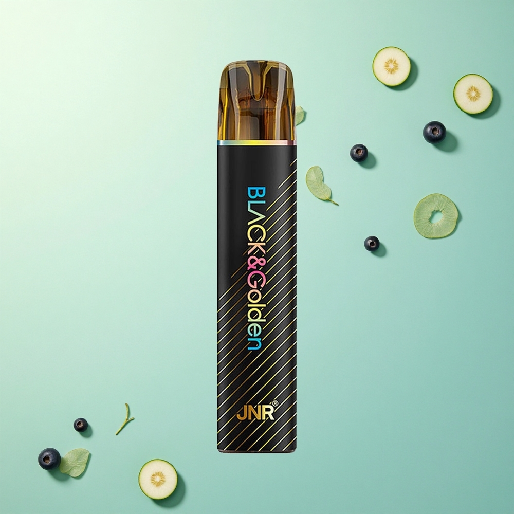 JNR Black&Golden 600+200 Blauwe Bes Kauwgom 550mAh 2ml Nicotine 2%